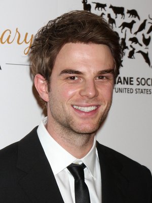 Biography (Biografia) - Nathaniel Buzolic Fansite